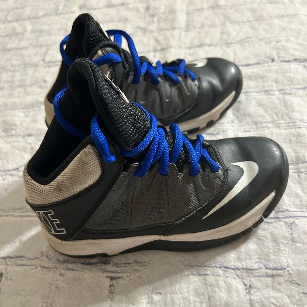 NIKE AIR MAX STUTTER STEP MID-TOP BASKETBALL BOYS SHOES BLACK/BLUE/WHITE 12C